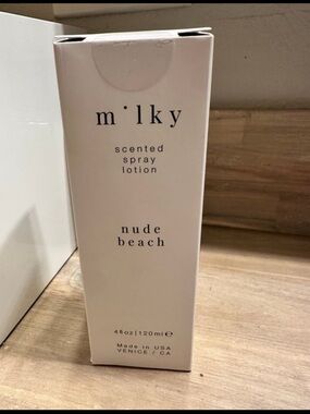 m lky Nude Beach Scented Spray Lotion - Cream
